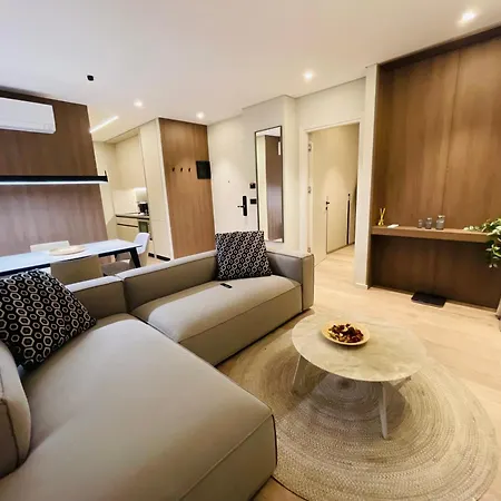 Two Steps Luxury Apartament