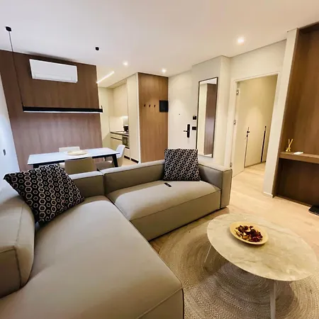 Two Steps Luxury Apartament *