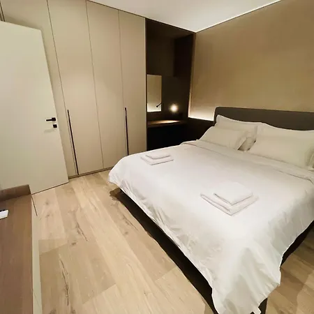 Two Steps Luxury * Tirana